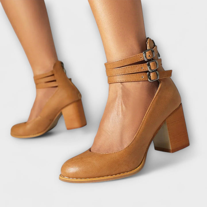 Alira – Pumps mit Knöchelriemen Design