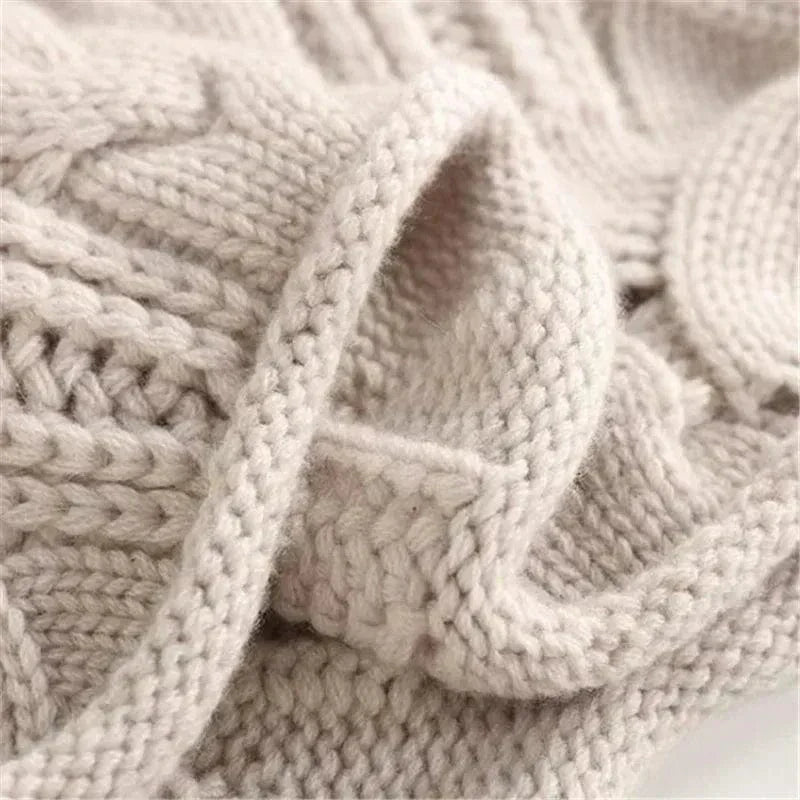 Alice | Umhüllender Pullover mit hohem Kragen