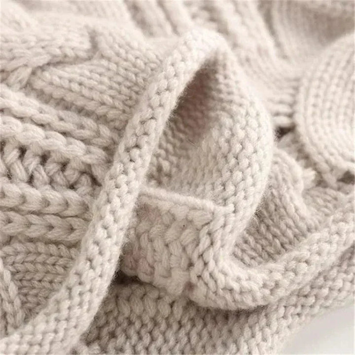Alice | Umhüllender Pullover mit hohem Kragen