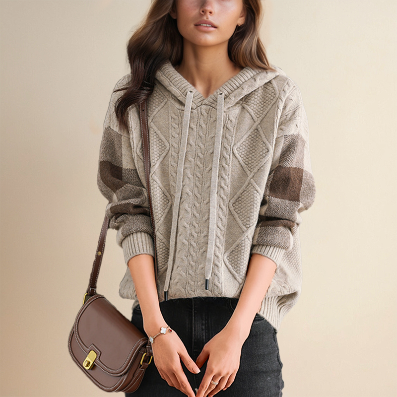 Emily | Kapuzenpullover aus Zopfstrick