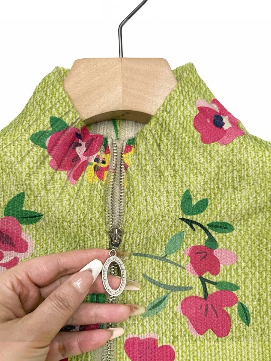 Mercedes | Grüner Strickcardigan mit Blumenmuster