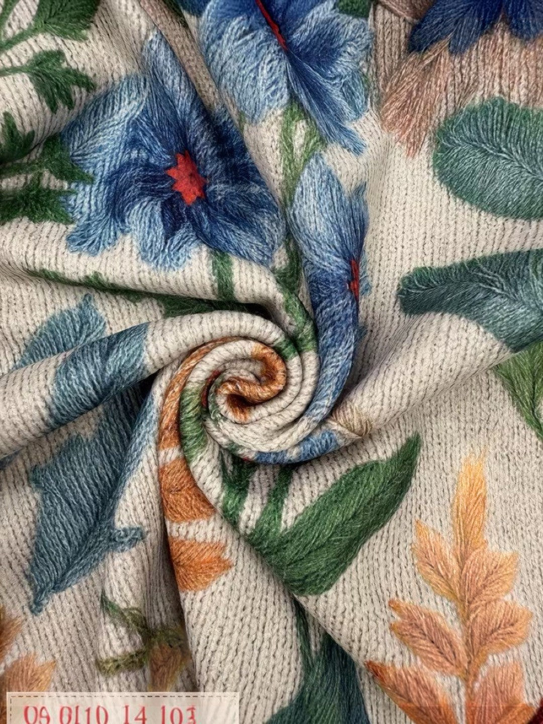 Esperanza | Strickjacke mit botanischem Blumenmuster